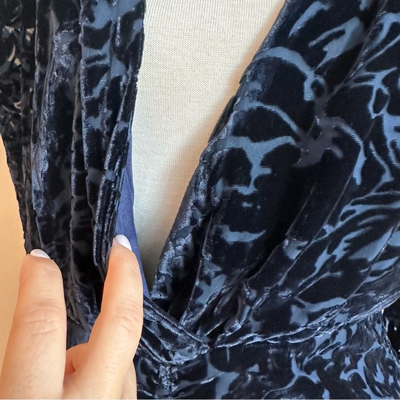 NWT RONNY KOBO Astrid Blue Velvet Burnout Plunge Neck Long Sleeve Midi Dress Lge - Picture 7 of 17